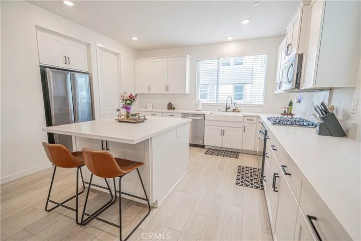 27154 Valley Oak Place, Valencia, California 91381