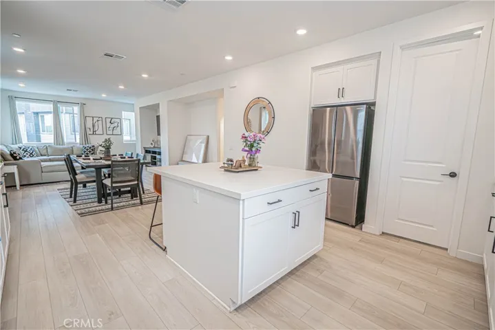 27154 Valley Oak Place, Valencia, California 91381