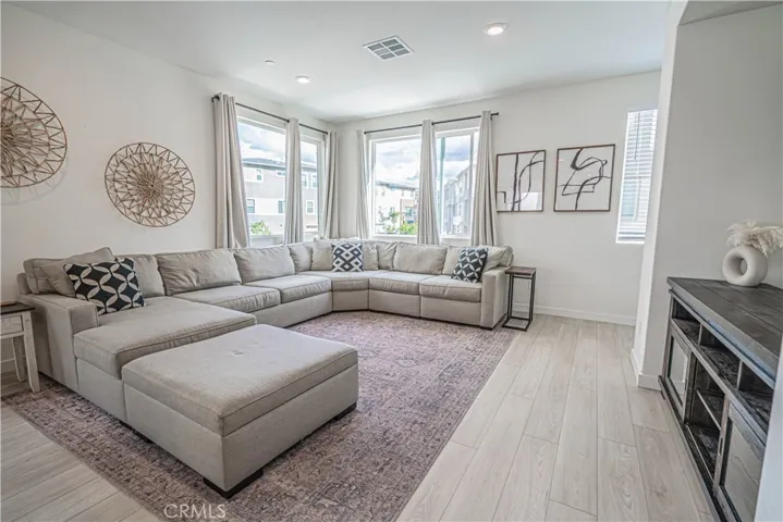 27154 Valley Oak Place, Valencia, California 91381