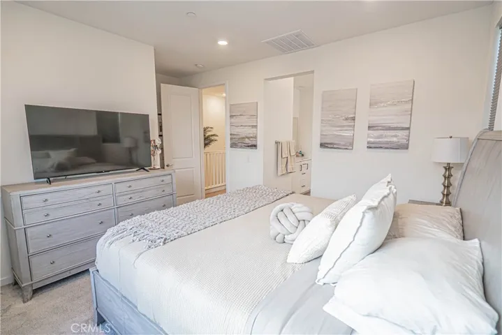 27154 Valley Oak Place, Valencia, California 91381