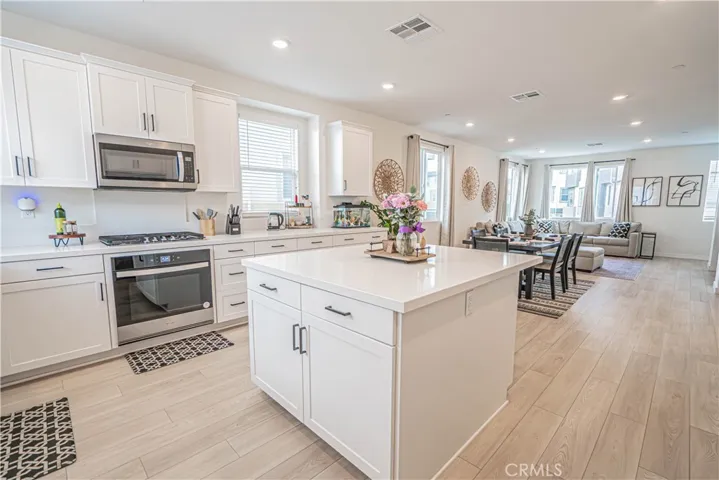 27154 Valley Oak Place, Valencia, California 91381