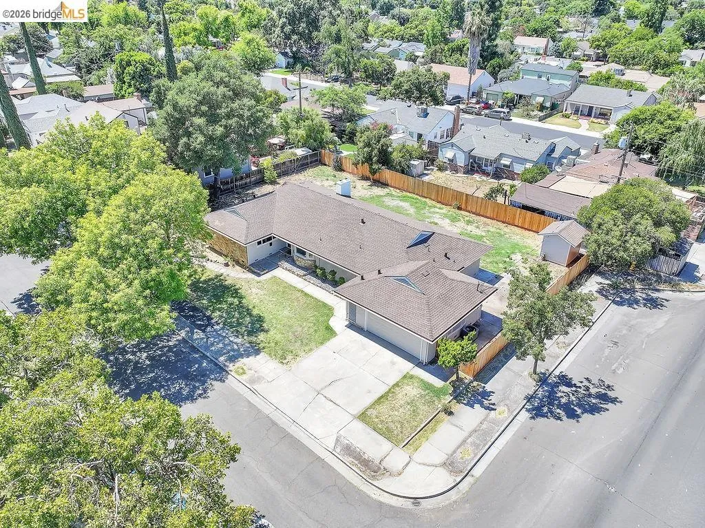 65 E Arcade St, Stockton, California 95204 — photo 4