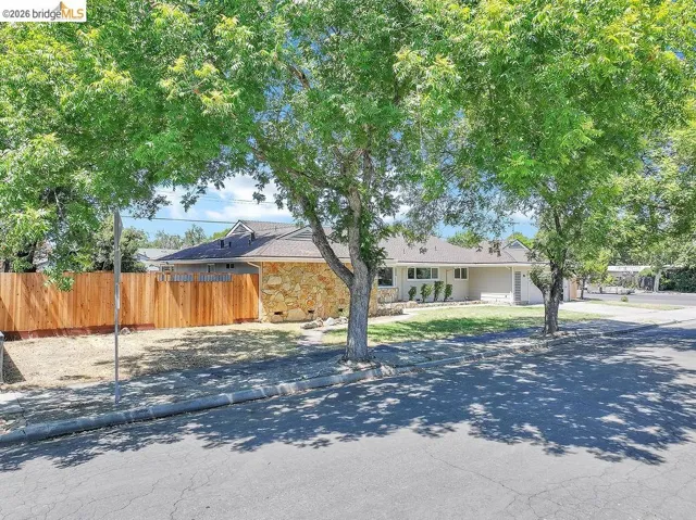 65 E Arcade St, Stockton, California 95204