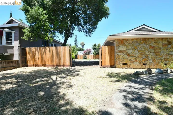 65 E Arcade St, Stockton, California 95204