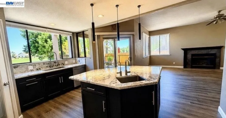 1915 Edgeview Way, Discovery Bay, California 94505