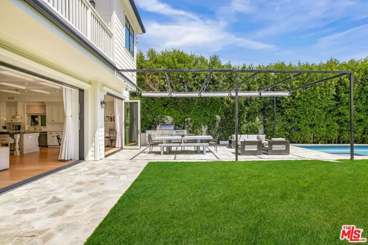 981 Amherst Avenue, Los Angeles, California 90049