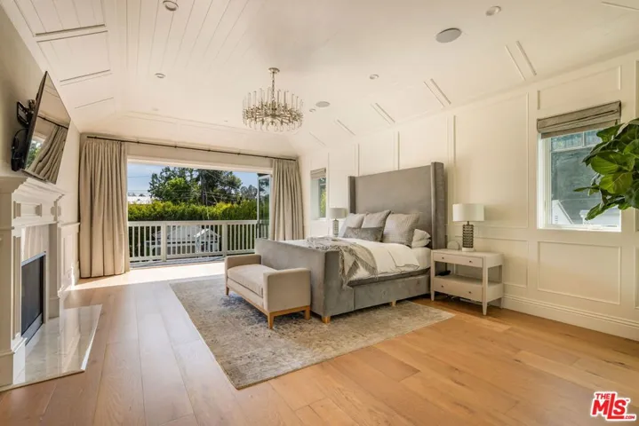 981 Amherst Avenue, Los Angeles, California 90049