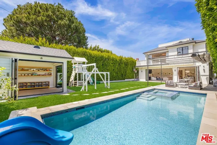 981 Amherst Avenue, Los Angeles, California 90049