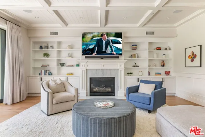 981 Amherst Avenue, Los Angeles, California 90049
