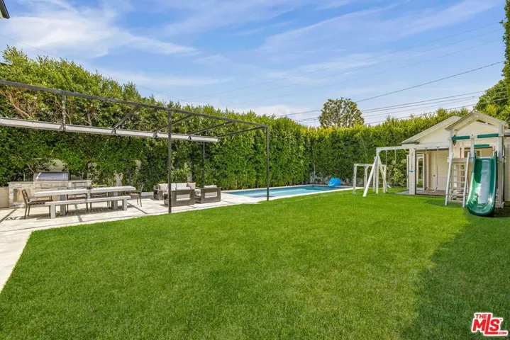981 Amherst Avenue, Los Angeles, California 90049