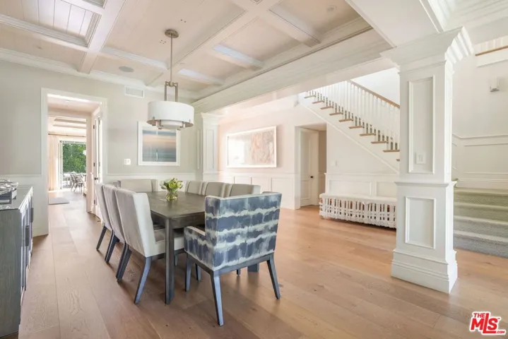 981 Amherst Avenue, Los Angeles, California 90049