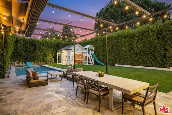 981 Amherst Avenue, Los Angeles, California 90049