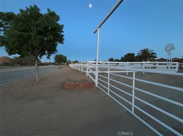 35962 52nd E, Palmdale, California 93552