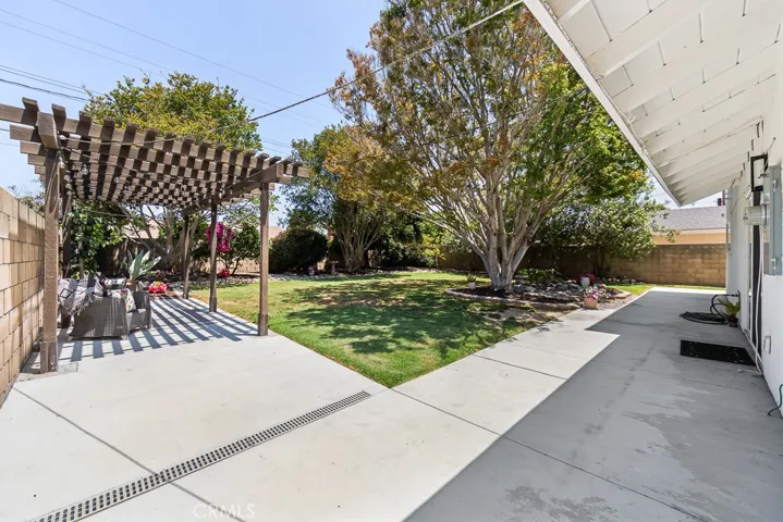 9673 Nightingale Avenue, Fountain Valley, California 92708