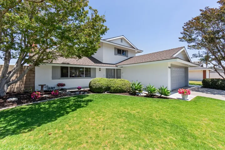 9673 Nightingale Avenue, Fountain Valley, California 92708