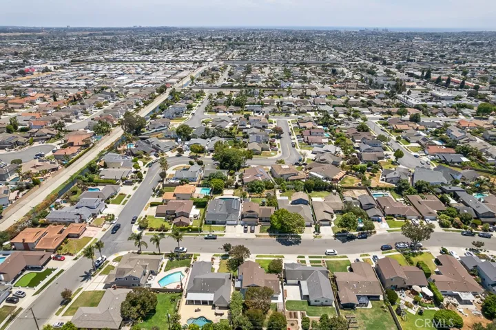 9673 Nightingale Avenue, Fountain Valley, California 92708