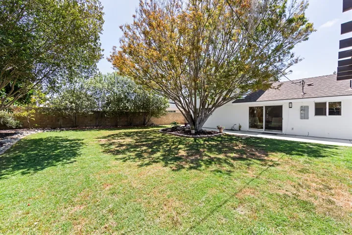 9673 Nightingale Avenue, Fountain Valley, California 92708