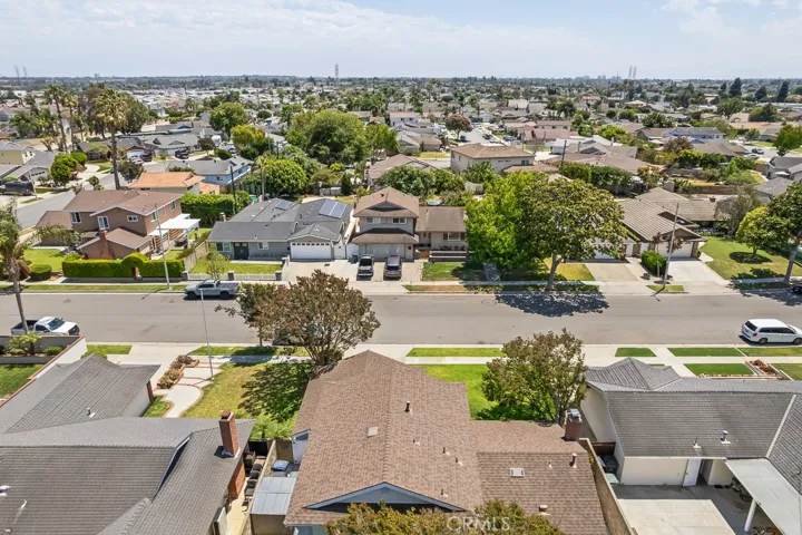 9673 Nightingale Avenue, Fountain Valley, California 92708