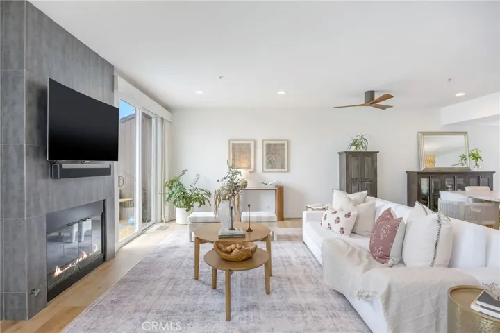 647 2nd Street, Hermosa Beach, California 90254