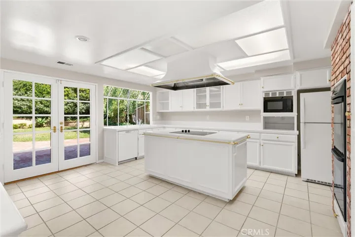 19012 Antioch, Irvine, California 92603