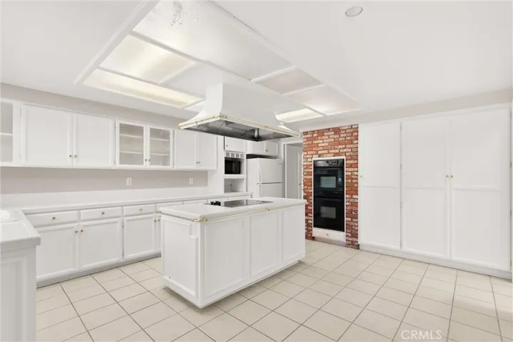 19012 Antioch, Irvine, California 92603