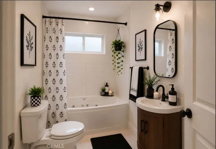 Bathroom 2 - Jacuzzi Tub