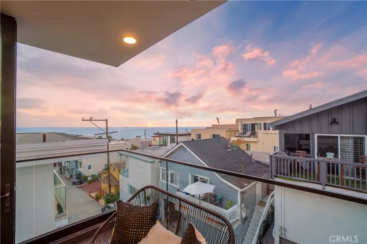 214 El Porto Street, Manhattan Beach, California 90266