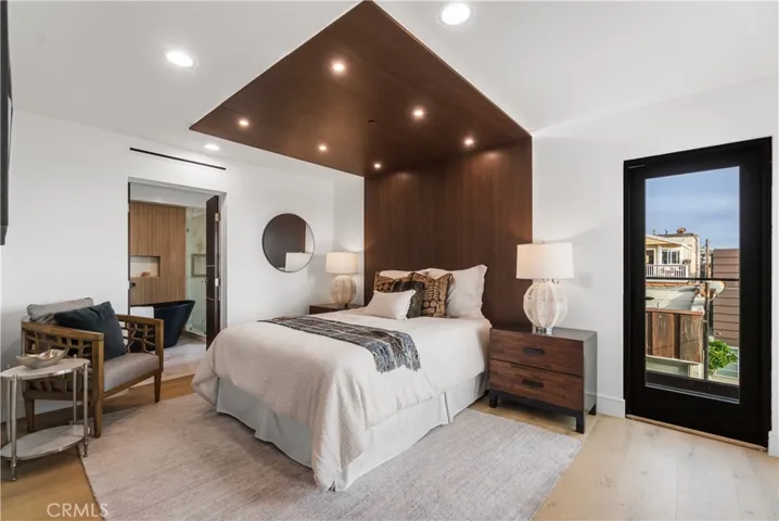 214 El Porto Street, Manhattan Beach, California 90266