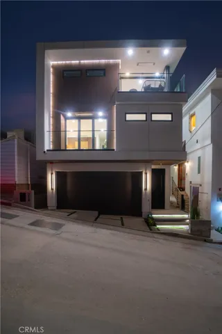 214 El Porto Street, Manhattan Beach, California 90266