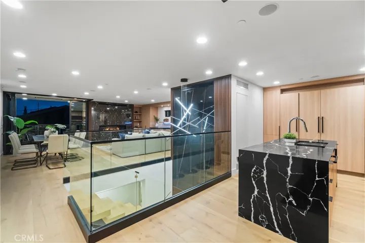 214 El Porto Street, Manhattan Beach, California 90266