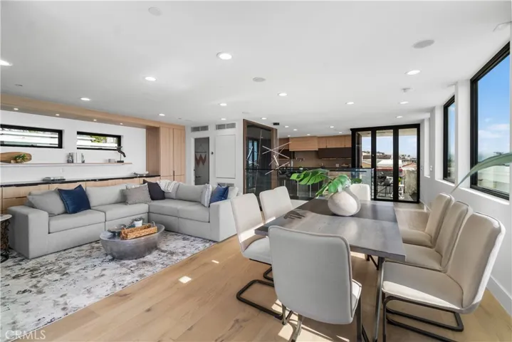 214 El Porto Street, Manhattan Beach, California 90266