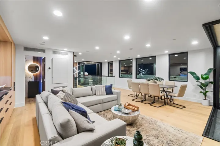 214 El Porto Street, Manhattan Beach, California 90266