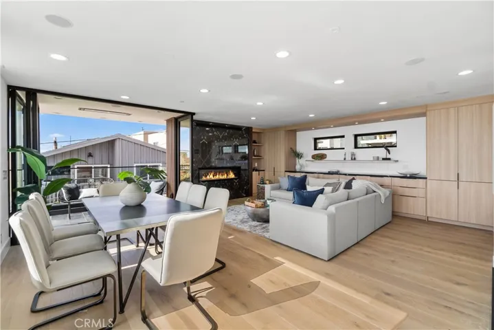 214 El Porto Street, Manhattan Beach, California 90266