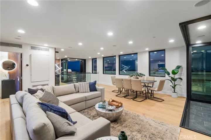 214 El Porto Street, Manhattan Beach, California 90266