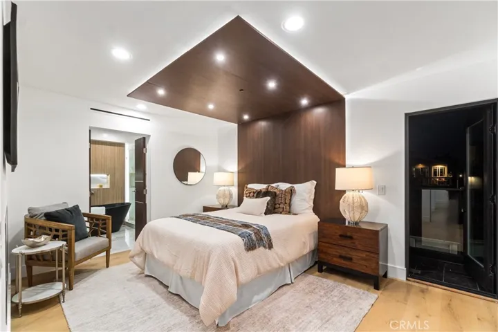 214 El Porto Street, Manhattan Beach, California 90266