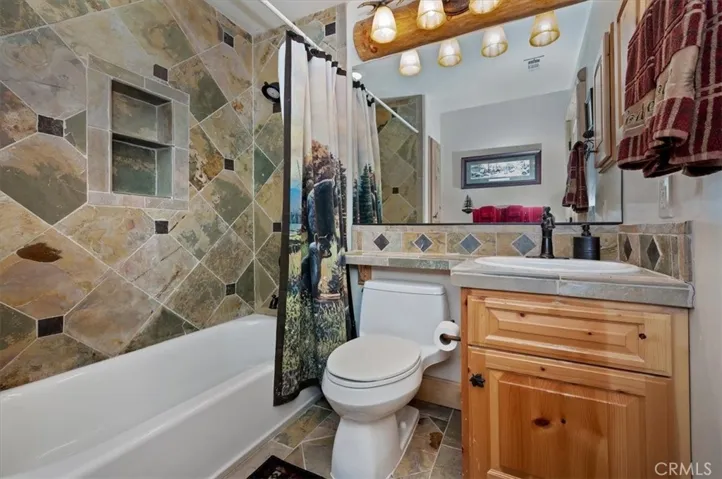 438 Starlight Circle, Big Bear Lake, California 92315