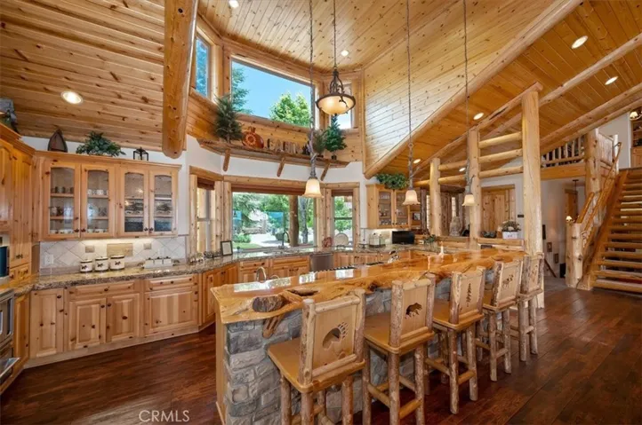 438 Starlight Circle, Big Bear Lake, California 92315