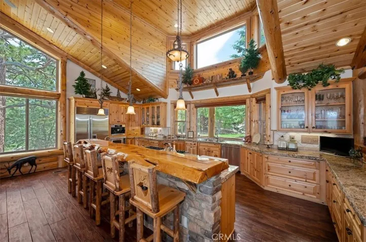 438 Starlight Circle, Big Bear Lake, California 92315
