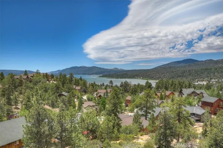 438 Starlight Circle, Big Bear Lake, California 92315