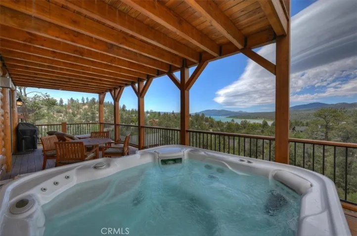 438 Starlight Circle, Big Bear Lake, California 92315