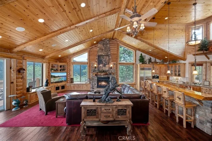 438 Starlight Circle, Big Bear Lake, California 92315