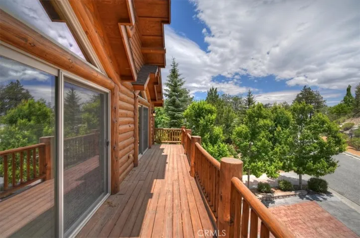 438 Starlight Circle, Big Bear Lake, California 92315