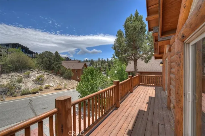 438 Starlight Circle, Big Bear Lake, California 92315