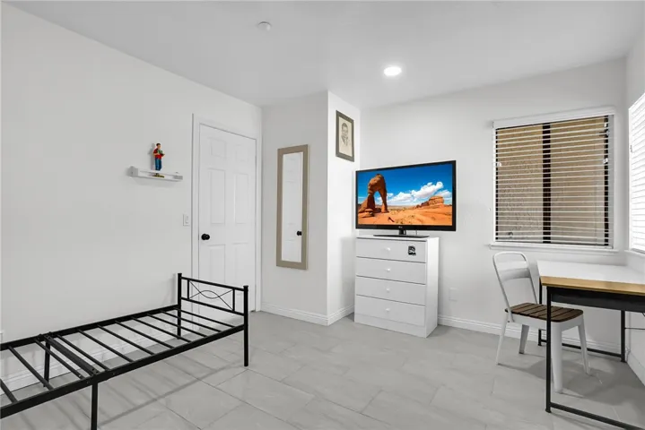 13451 Sonora Road, Phelan, California 92371
