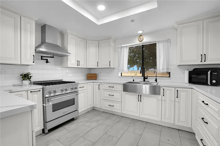 13451 Sonora Road, Phelan, California 92371