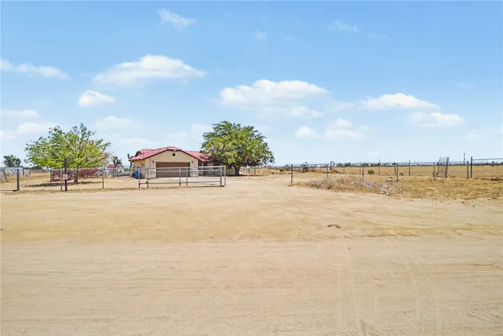 13451 Sonora Road, Phelan, California 92371