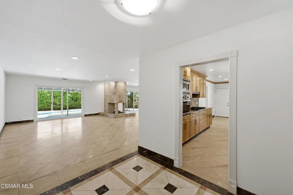5919 Rolling Road, Woodland Hills, California 91367 — photo 4