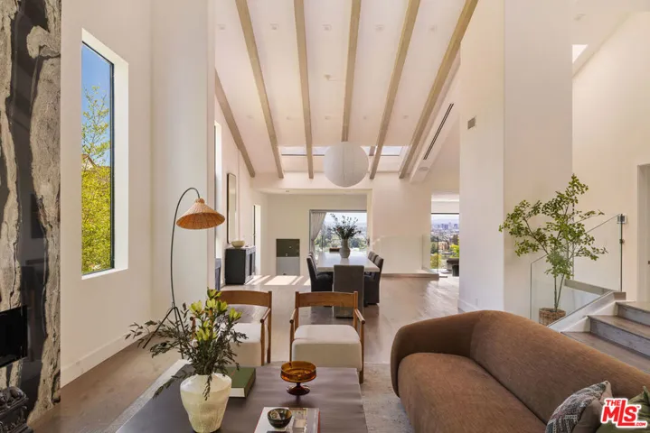 4130 Parva Avenue, Los Angeles, California 90027