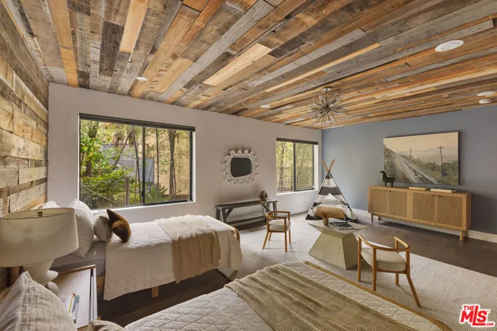 4130 Parva Avenue, Los Angeles, California 90027