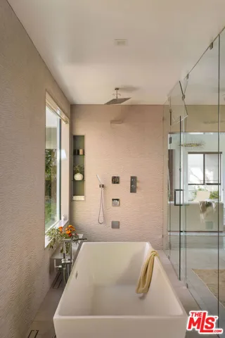 4130 Parva Avenue, Los Angeles, California 90027